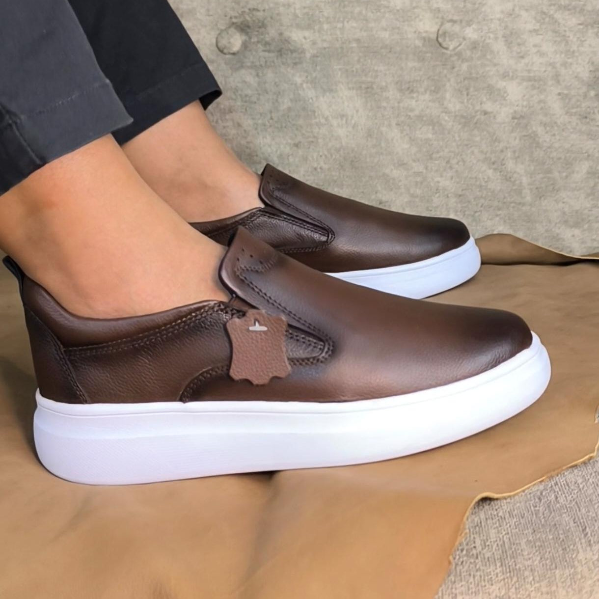 Mocasin Wari Ultraliviano -  Cuero Marron Moro
